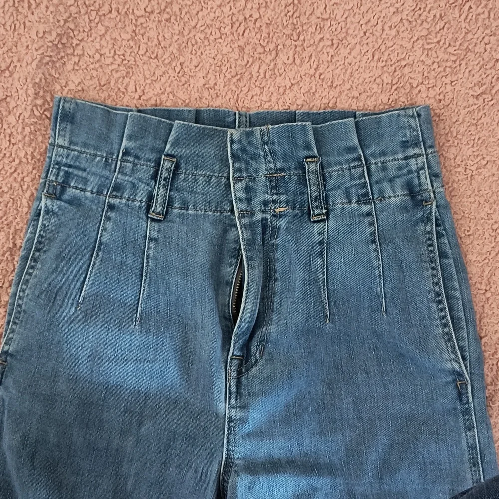 Madewell Women's Pleated Wide Leg Jeans - Picture 2 of 6